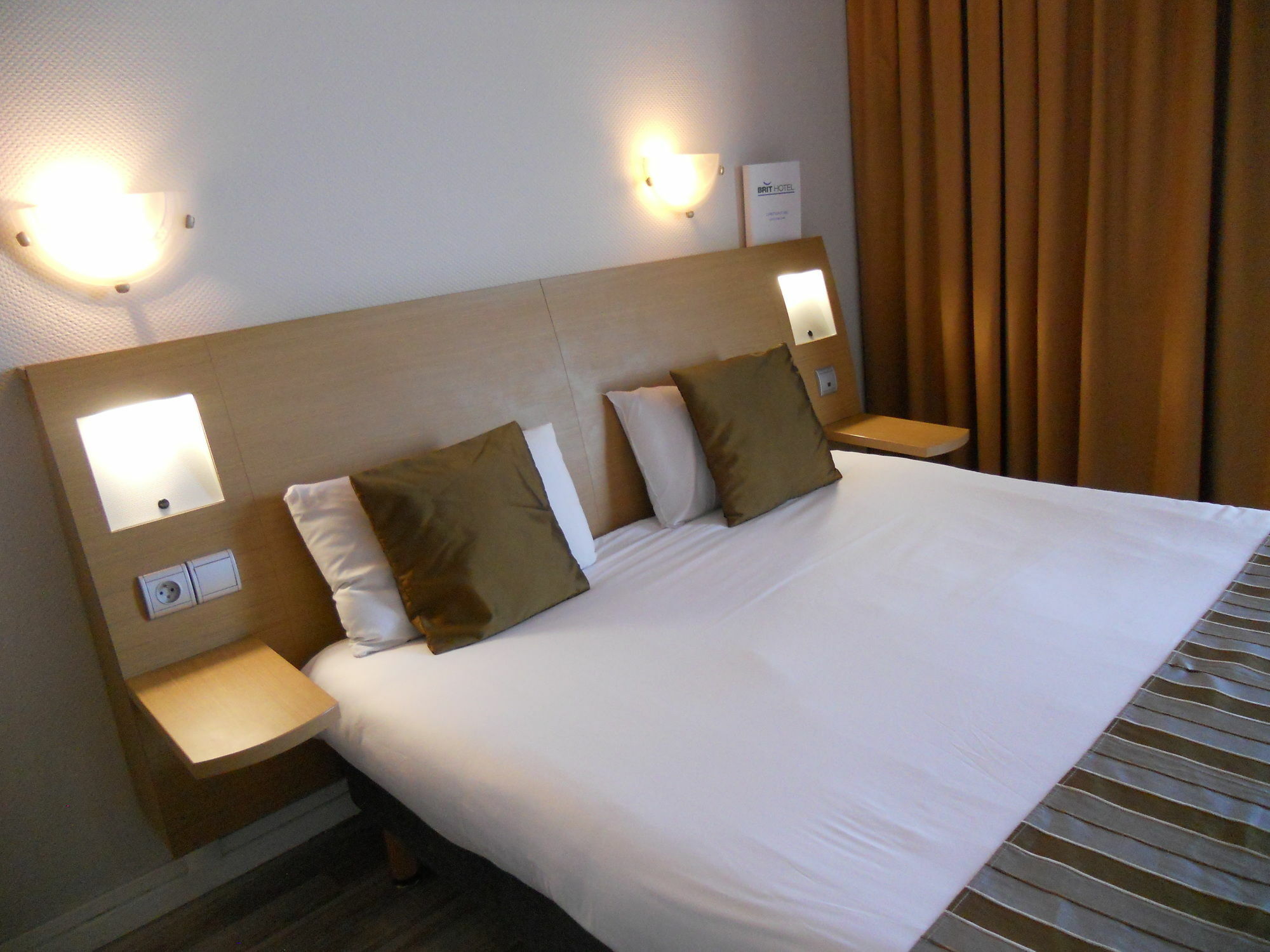 Brit Hotel Hermitage Royan Exterior photo